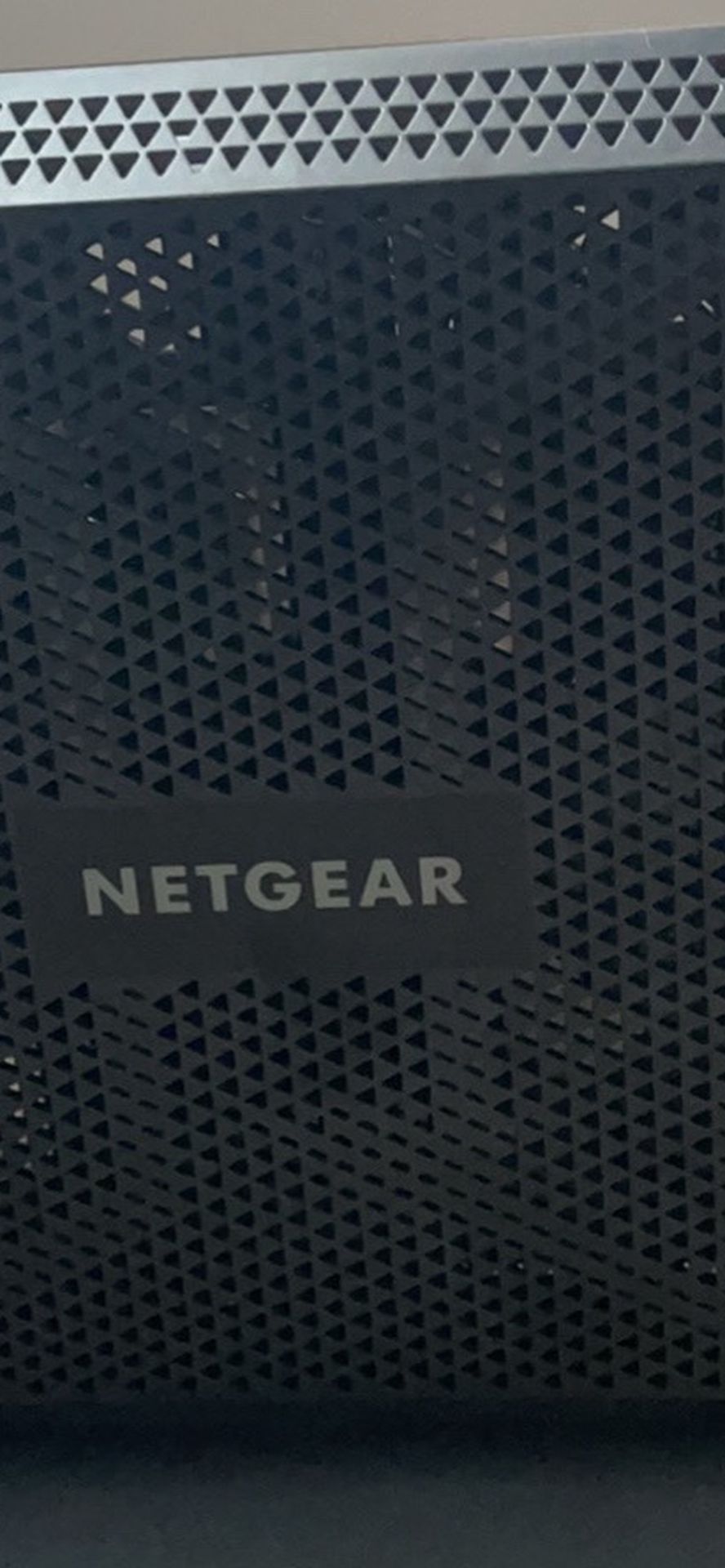 NETGEAR Nighthawk Cable Modem Wi-Fi Router Combo C7000 (version 2)
