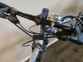 Trek Hybrid Bike - Alivio, RST Suspension