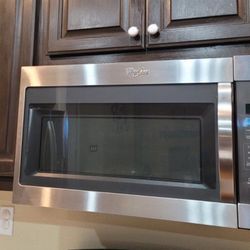 Whirlpool Microwave-Over The Range