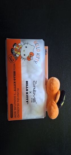 The Crème x Hello Kitty Plush Spa Headband CandyCorn