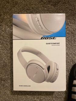 Bose QuietComfort Headphones, Bluetooth Over Ear Noise Cancelling Headphones, White Smoke