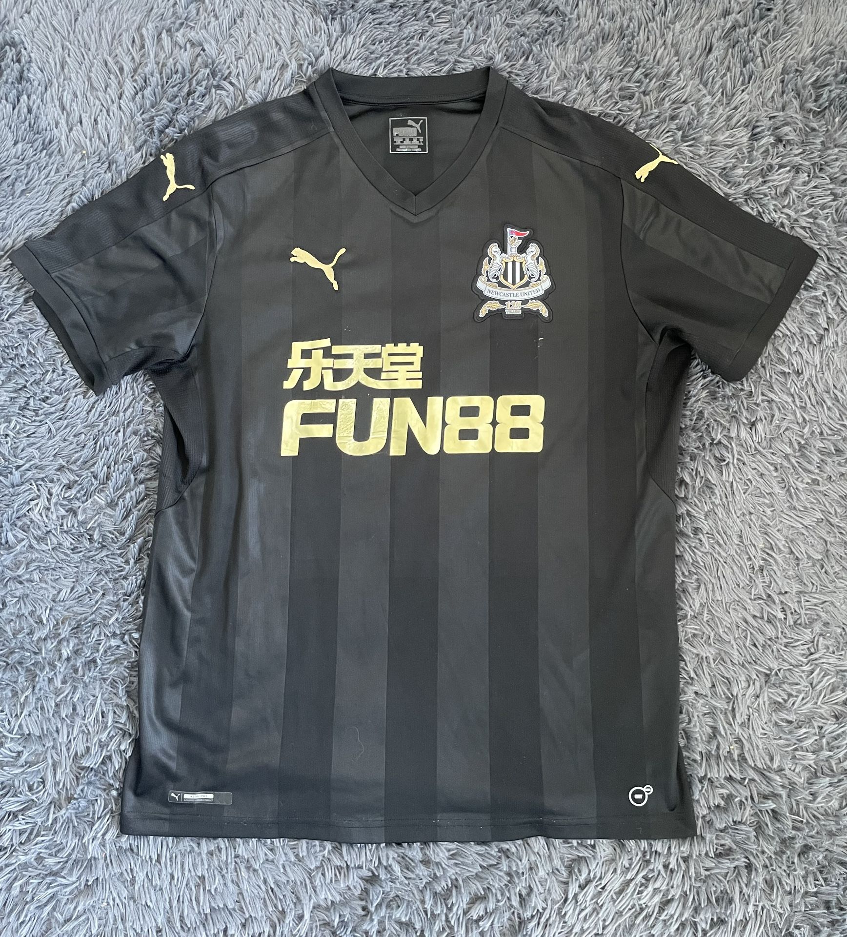 Newcastle Puma 2017/18 Official Soccer Jersey 125 Black Gold | Men Large