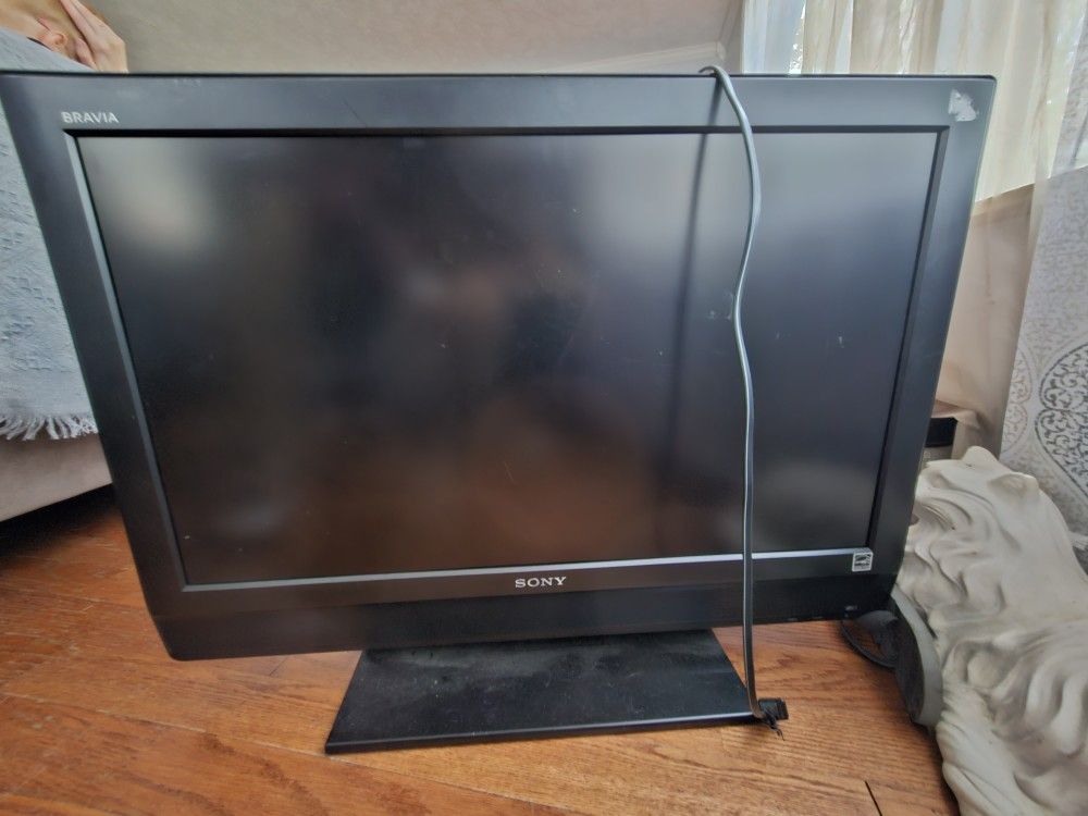 32" LCD TV