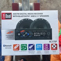 Am Fm Stereo With Speakers 
