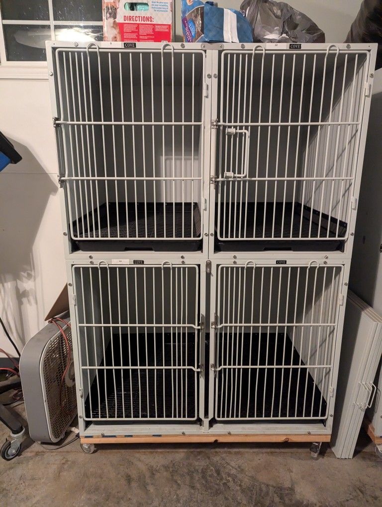 Cove Modular Industrial kennels On Casters