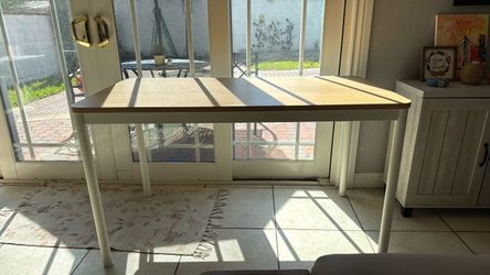 Desk/Table