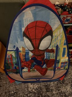 Spidey and friends play tent