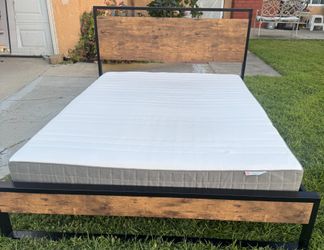 Nice full size bed with good mattress