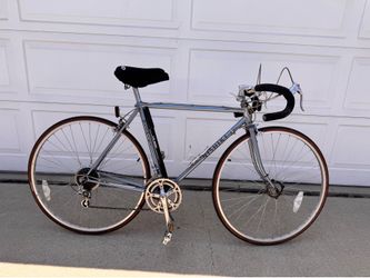 road Bike Nishiki 12 speed vintage.