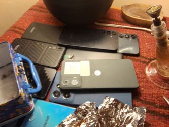Phone lot as is