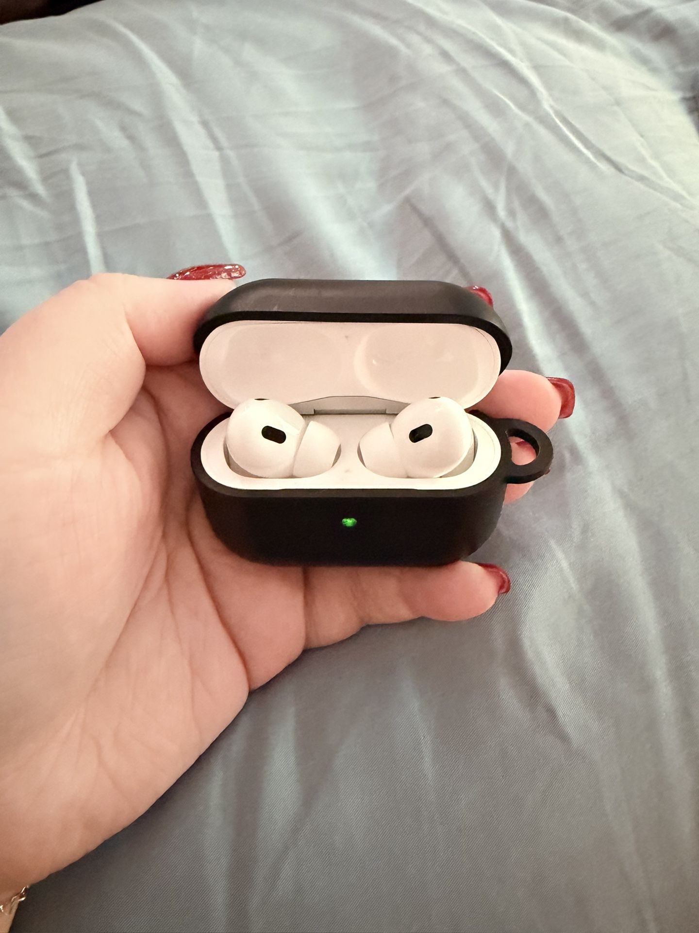 **GREAT GIFT** Apple AirPods Pro 2 w/ Case Protector **LIKE NEW**