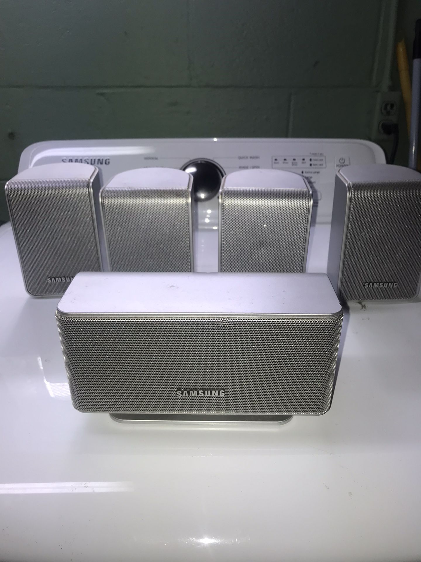 Samsung Surround Sound Speakers 