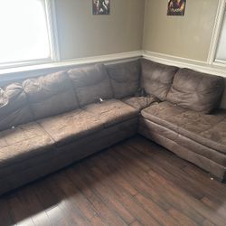 Free Sectional! Must Pick Up