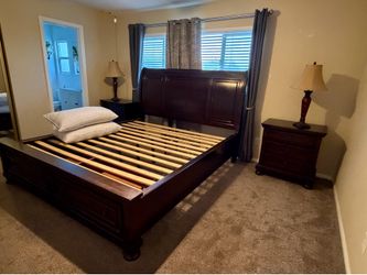 Cal King  bedroom set
