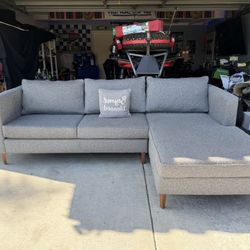 Modern And Comfy Gray Sectional Couch !!