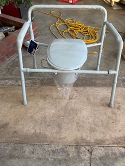 Drive Medical Bedside Commode Chair