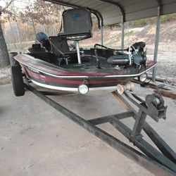 AS IS!!! STRATOS BOAT