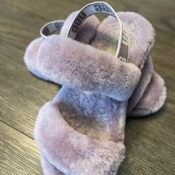 Ugg Slippers Size  4 