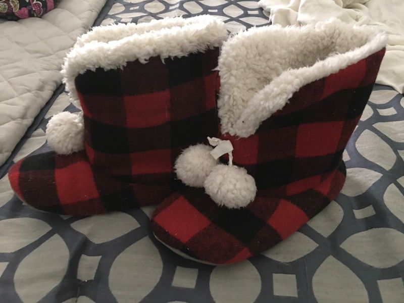 Abercrombie& Fitch Slippers