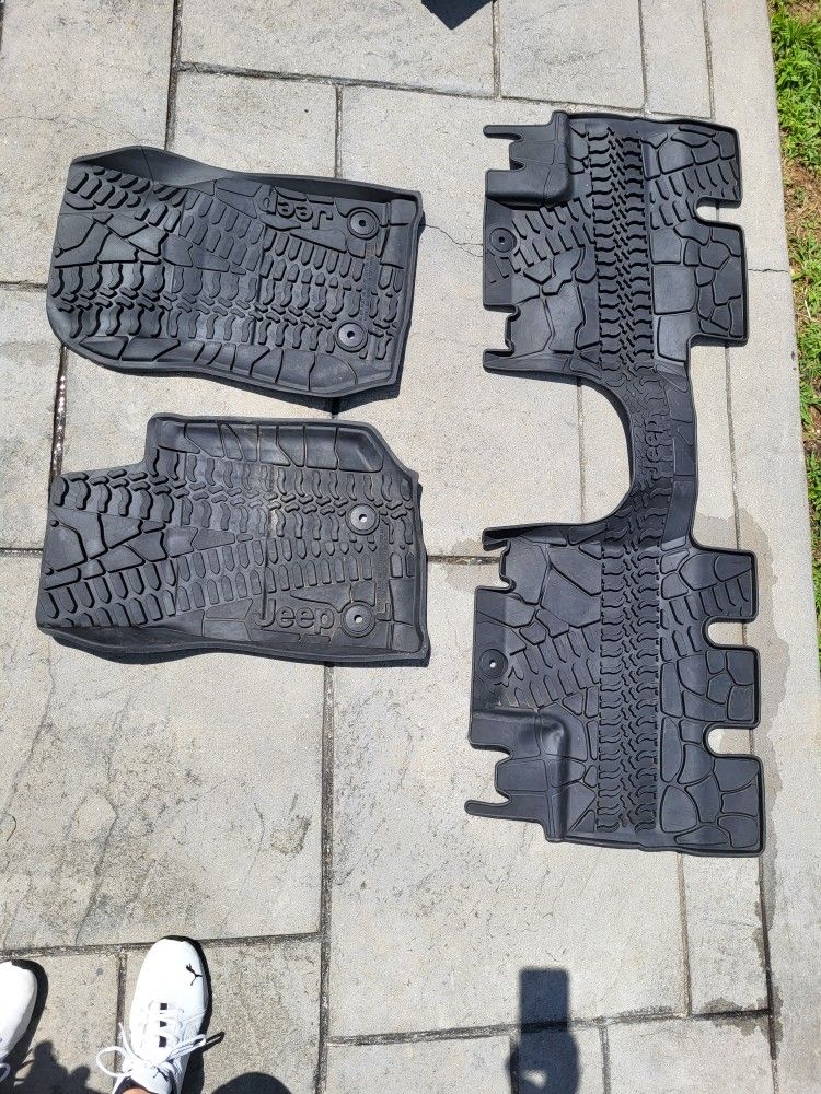 Jeep JKU Floor Mats Complete Set