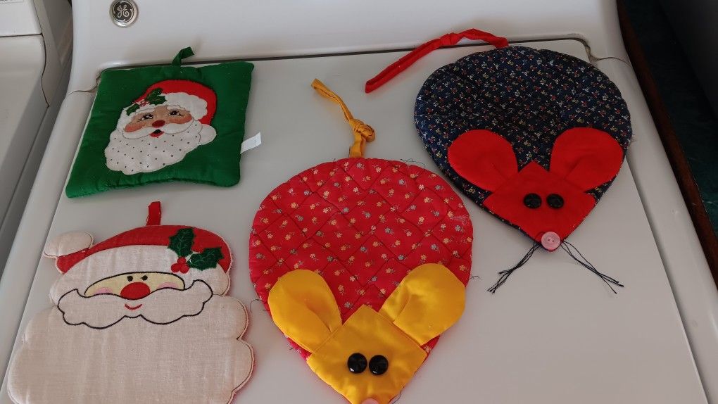 4 Cute Pot Holders ..all For $5.00