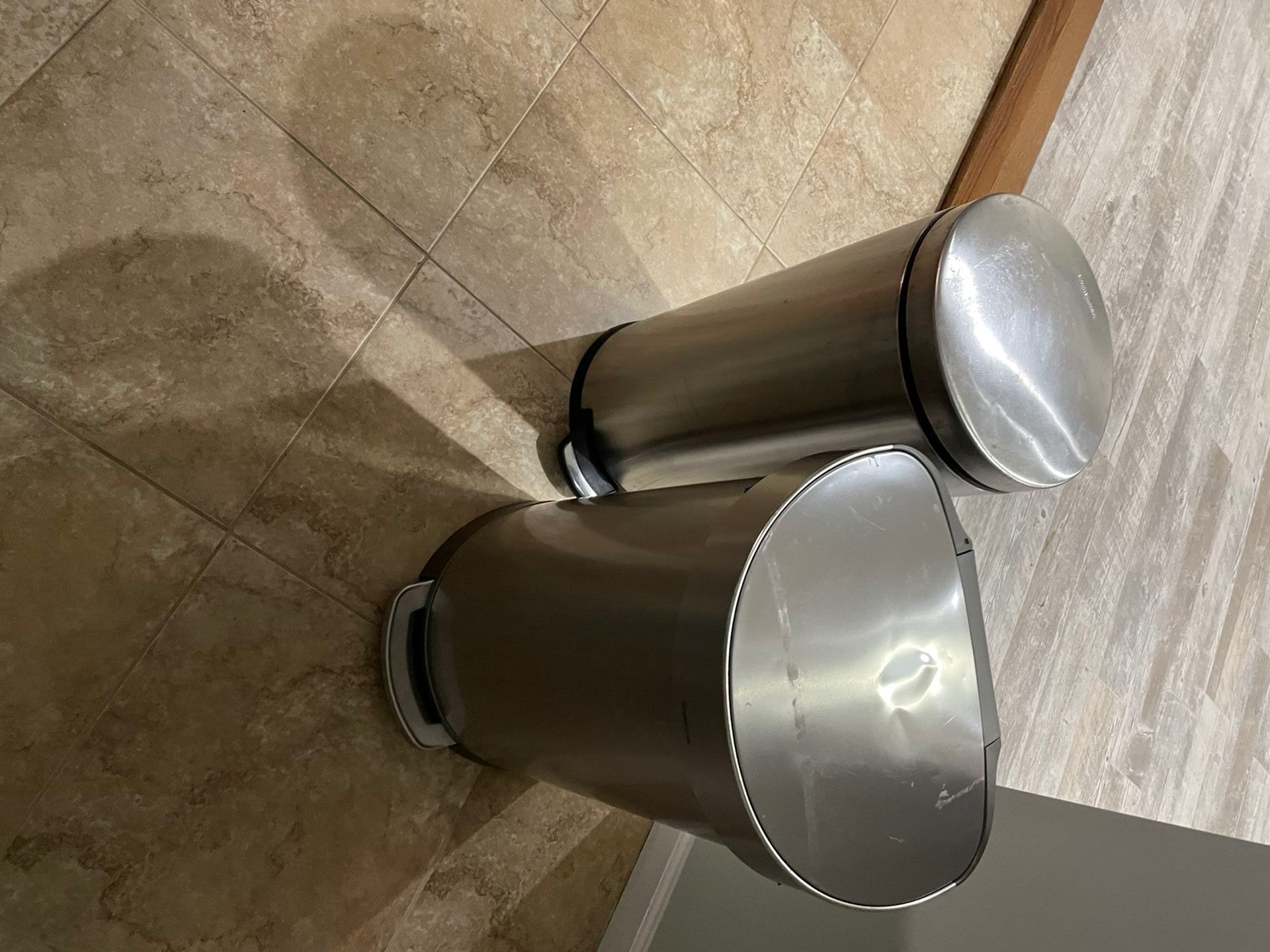 Heavy duty metal kitchen garbage pail