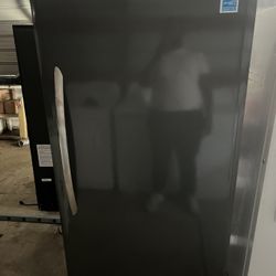 Large 21 Cubic Up Right Freezer