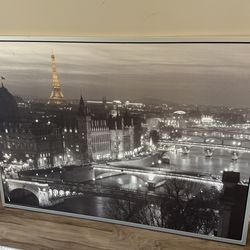 Giant Picture Frame With The Eiffel Tower In the Background
