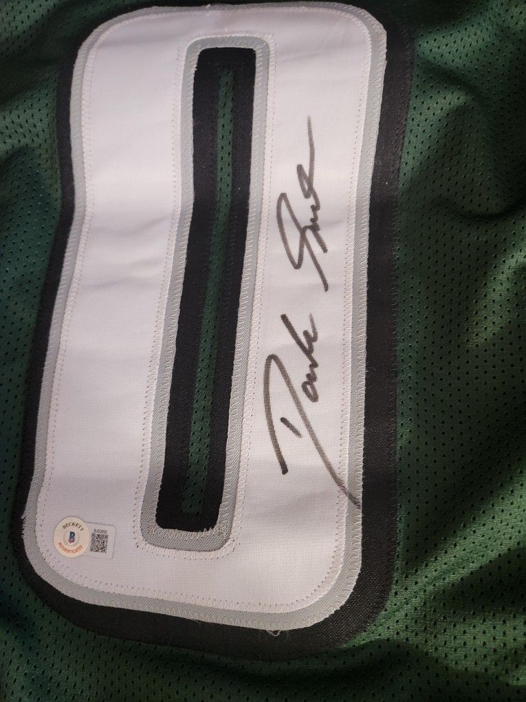 EAGLES SWIFT JERSEY SIGNED