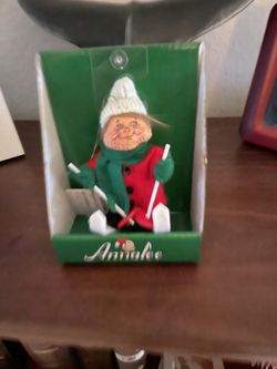 ANNALEE CHRISTMAS ORNAMENT ELF SKIING - 4”