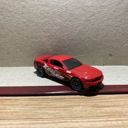 Hot Wheels Loose / 2010 Ford Mustang GT / Red