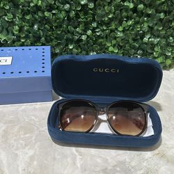Women’s Gucci sunglasses