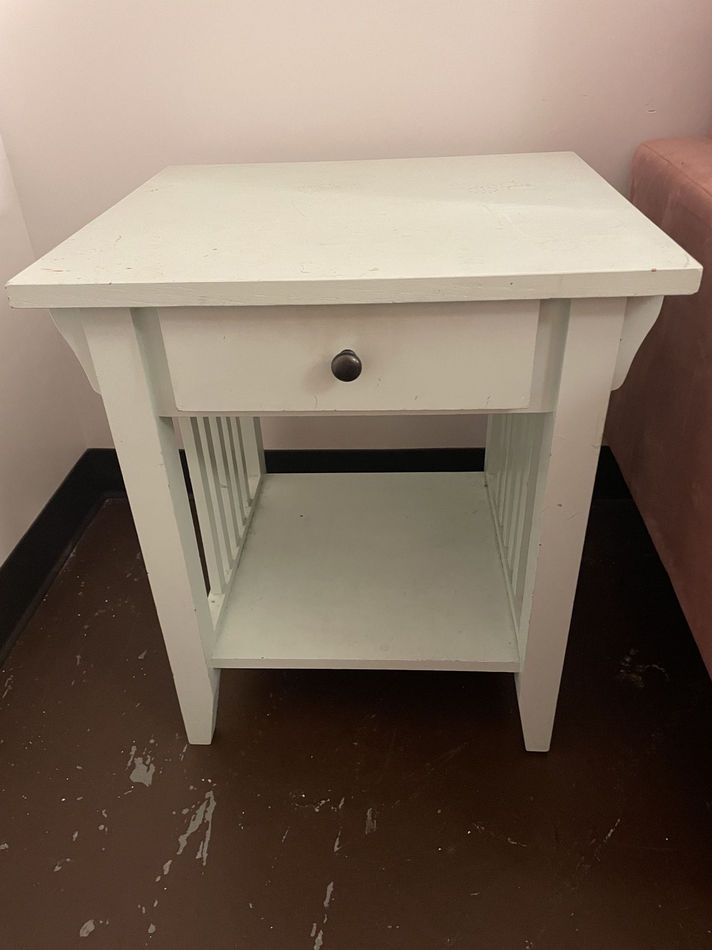 Night stand / end table