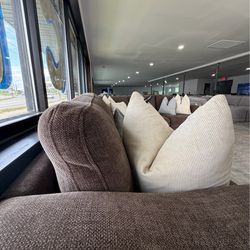 Thomasville Ellisford L-Shaped Sectional