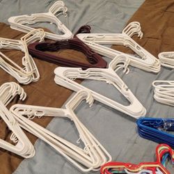 Lot Of 100 Adult Sized Hangers Plastic Closet Organizer