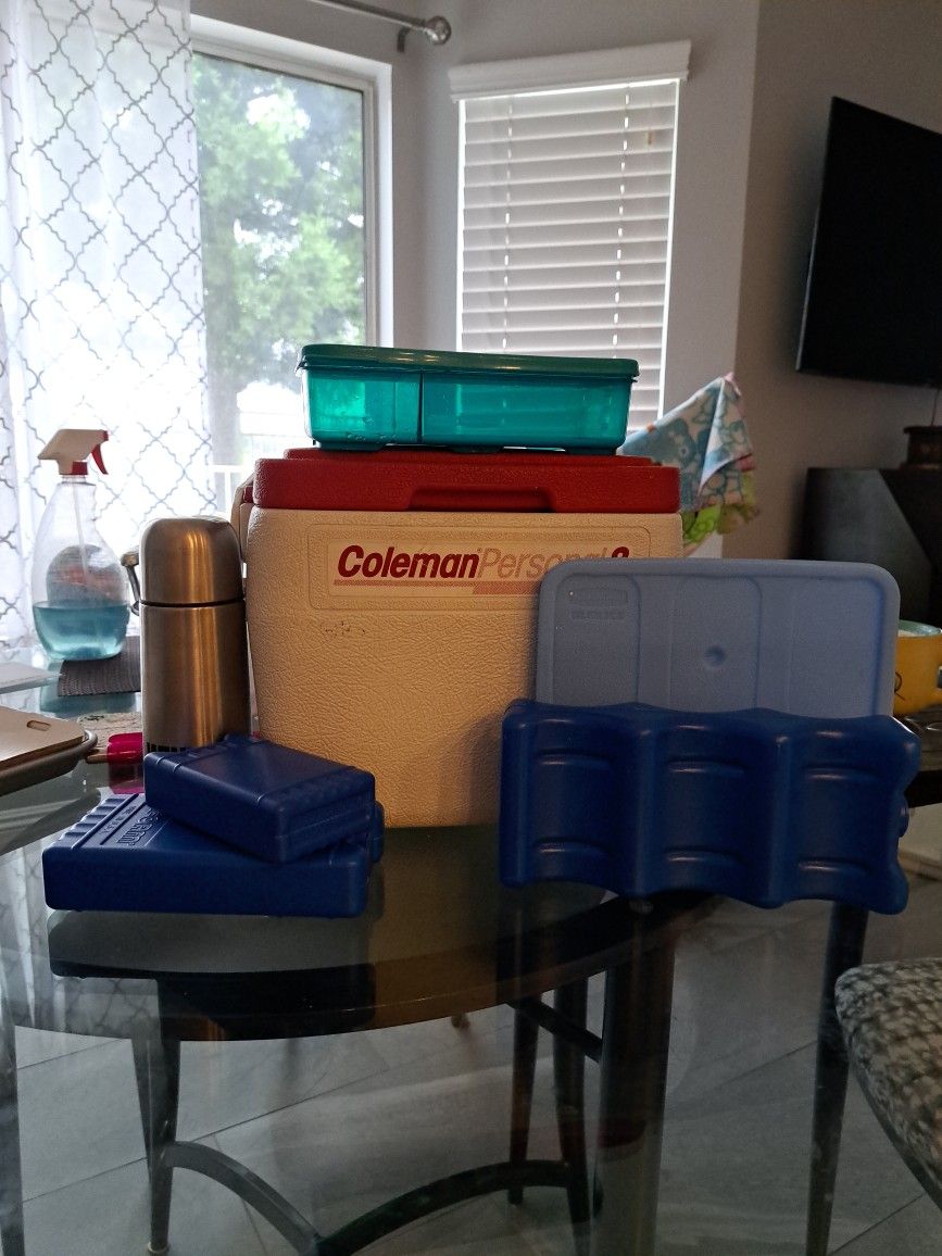Coleman Lunchbox , Thermos, Rubbermaid &4 Freezer Packs