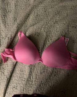 pink bra