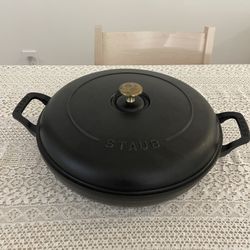 Staub 3.5 qt, Braiser Black
