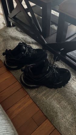 Balenciaga track size 8.5