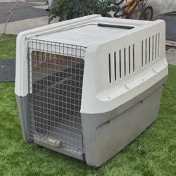 Extra-Large (XL) Gardner Pet Group Heavy-Duty Plastic Dog Kennel