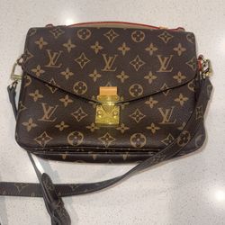 Louis Vuitton Bag 