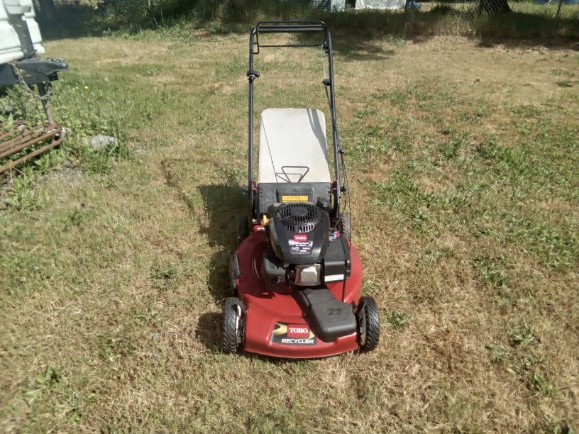 Toro 6.75 HP Self Propeled Lawn Mower, Hard To Start, Leaks Oil, ASIS $30.00.