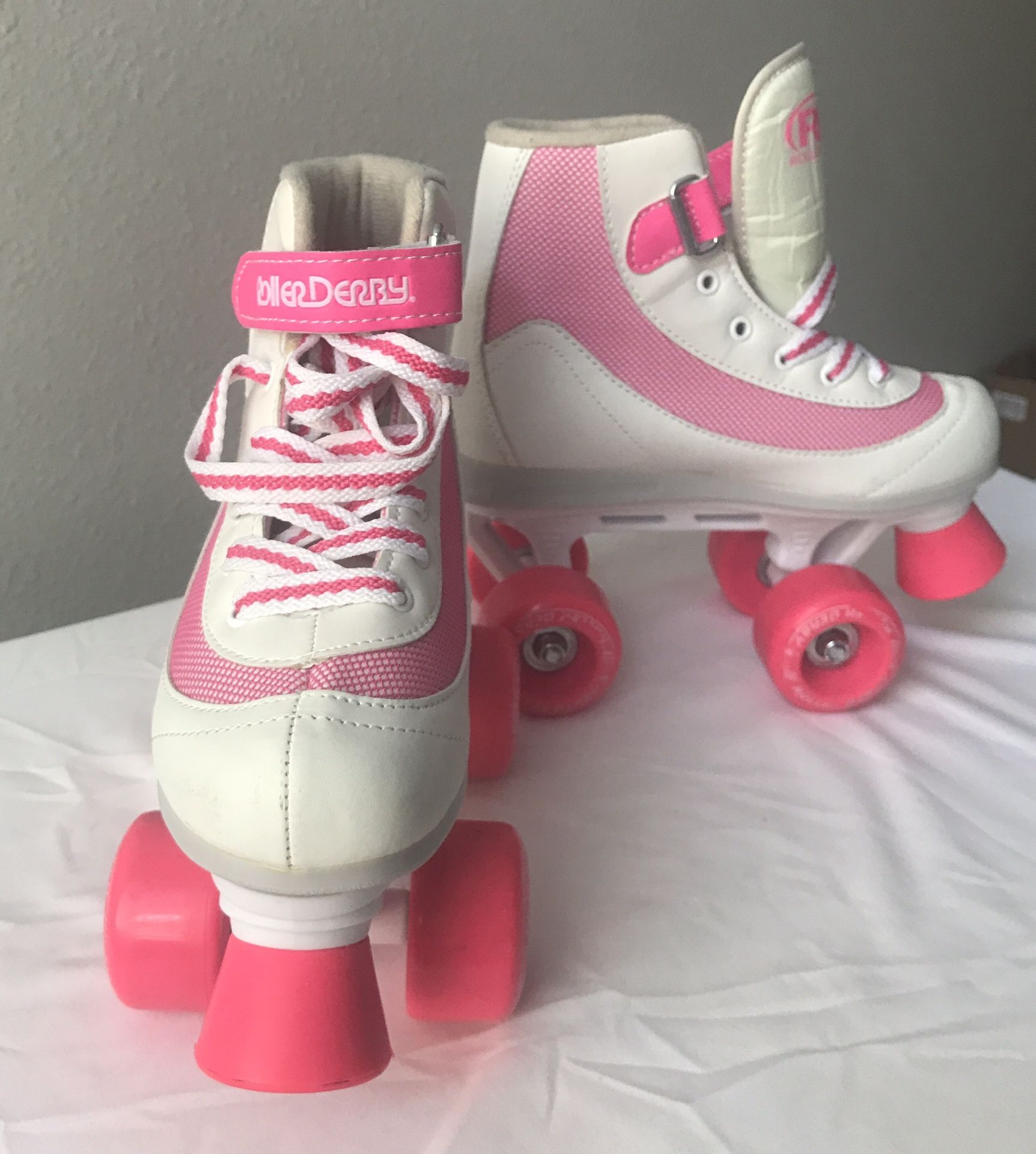 Roller Skates Youth Size 2 Like New