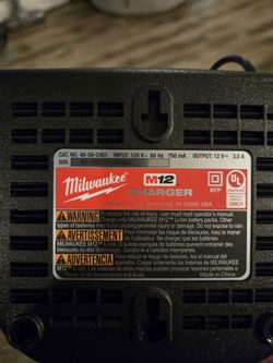Milwaukee M12 Charger