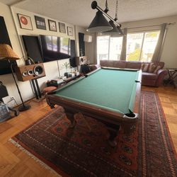 Olhausen 8 foot Pool Table - Excellent Condition
