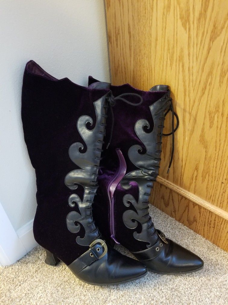 Ellie 2.6" Heel Boot With Lace Size 8