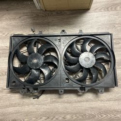 14-19 Infiniti Q50 used Radiator cooling fan w/ Motor & Shroud OEM