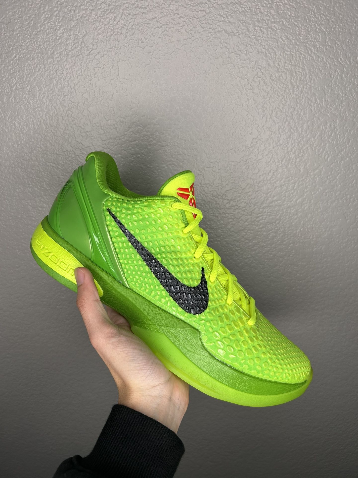 Kobe 6 Protro Grinches; size 10.5 NIKE KOBE 6 PROTRO REVERSE GRINCH FV4921-600 SIZE 10.5/12W main image 3