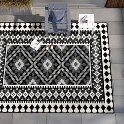 Safavieh  Indoor/Outdoor Area Rug (7’x10’– Brand New)
