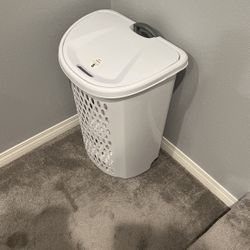 13 Gallon laundry Basket